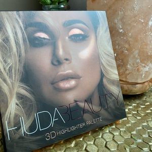 Huda Beauty Highlighter